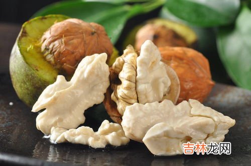 新鲜核桃怎样保存才会保持新鲜,新鲜的核桃怎么保存不易坏
