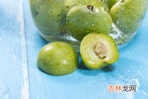 李子里面发黑能吃吗,黑布林李子里面变褐色了