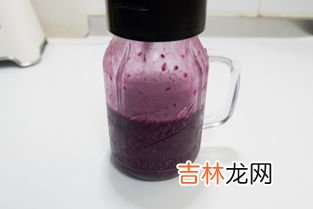 蜂蜜可以和火龙果一起吃吗,火龙果可以和蜂蜜一起吃吗 蜂蜜加火龙果居然有这种效果