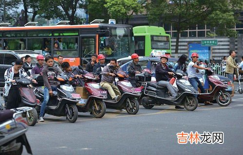 跑长途电动车如何满足用电需求,纯电动汽车跑长途怎么充电
