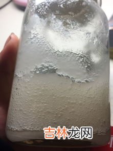 蜂蜜有气泡正常吗,蜂蜜表层有很多泡沫，是怎么回事？