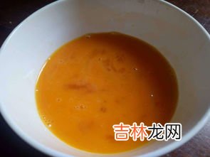 蒸蛋为什么周围熟了中间是水,水蒸蛋 蒸出来的鸡蛋很多水怎么回事