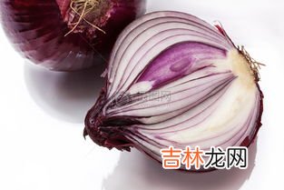 洋葱有黑的粉末可以吃吗,洋葱在太阳晒了,发黑能吃吗