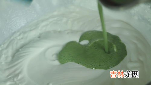 淡奶油放冰箱里凝固了还能用吗,淡奶油放冰箱冻块了还能用吗？