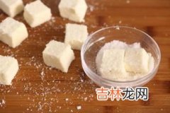 淡奶油放冰箱里凝固了还能用吗,淡奶油放冰箱冻块了还能用吗？