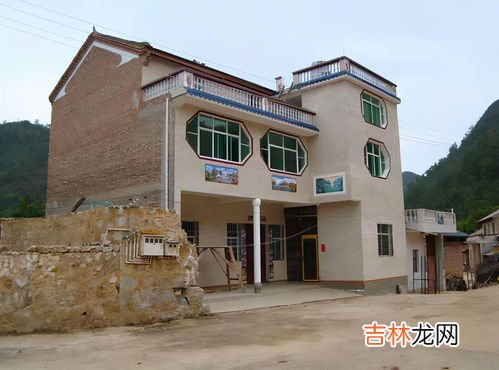 在农村花200万建房是否值得呢,在城里有房，还有必要在农村花几十万盖房吗？