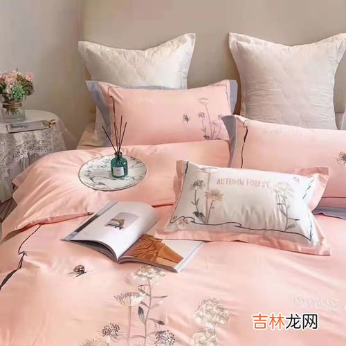 晒过的被子要晾凉才放衣柜吗,放在柜子里的棉被晒了一天是马上叠起来好还是放凉了再叠的好啊?