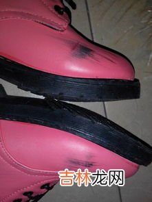 怎样消除鞋子挤空气的声音,为什么穿皮鞋走路的时候，会有出气的声音。怎么修呢