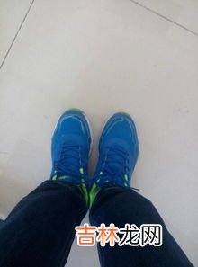 怎样消除鞋子挤空气的声音,为什么穿皮鞋走路的时候，会有出气的声音。怎么修呢
