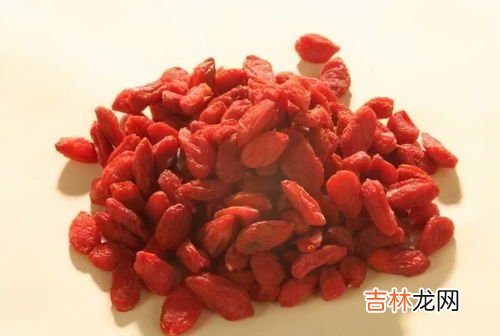 红枣和枸杞一起泡水喝有什么作用,大枣枸杞泡水的功效与作用