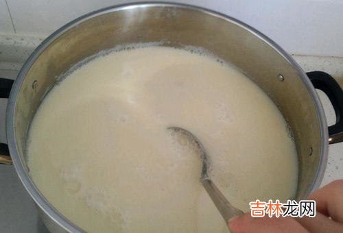 泡黄豆的水可以直接打豆浆吗,泡黄豆的水可以直接打豆浆吗