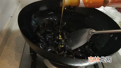 茄子放冰箱几天芯黑了能吃吗,茄子里面黑了还能不能吃