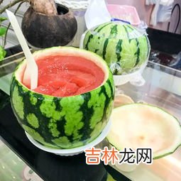 西瓜冻了一晚上还能吃吗,西瓜在冰箱里冷冻之后还能吃吗 西瓜在冰箱里冷冻之后还可以吃吗