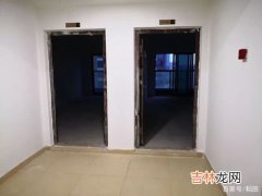 白墙发霉了有什么方法可以去除吗,白墙发霉发黑怎么处理 家里白墙发霉变黑怎么办