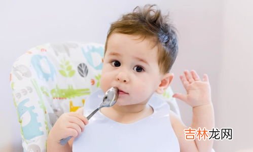 宝宝多大开荤比较好,小宝宝几个月开荤最好