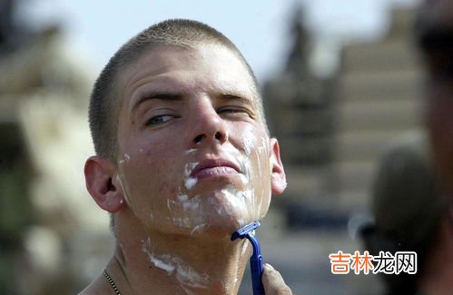 刮胡子刮出血会留疤吗,用刮胡刀刮胡子把嘴刮伤了不会留疤吧?