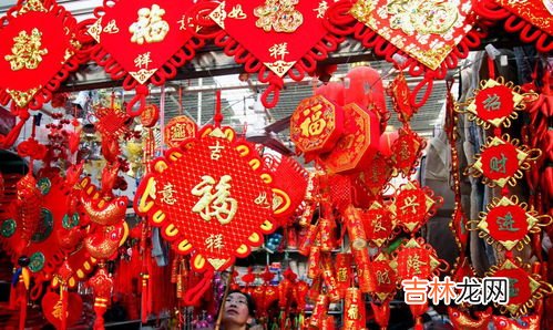 除夕为什么要贴红色,为什么过年要贴红对联呢？