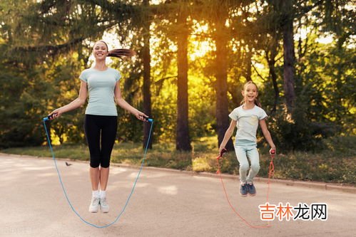 跳绳前这样热身降低损伤风险,如何避免跳绳中的运动伤害？