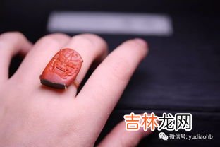 女方婚戒戴哪只手,结婚戒指女生应该戴哪只手？