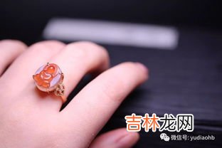 女方婚戒戴哪只手,结婚戒指女生应该戴哪只手？