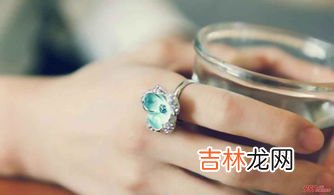 女方婚戒戴哪只手,结婚戒指女生应该戴哪只手？