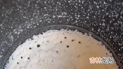 为什么盐水能洗掉水彩笔,“彩笔”画在“墙上”怎么去掉?