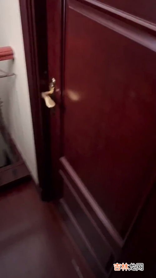 冬天门缝漏风小窍门,门缝漏风有什么方法可以处理