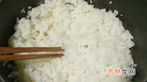 过夜的米饭还能不能吃,米饭过夜了还可以吃吗