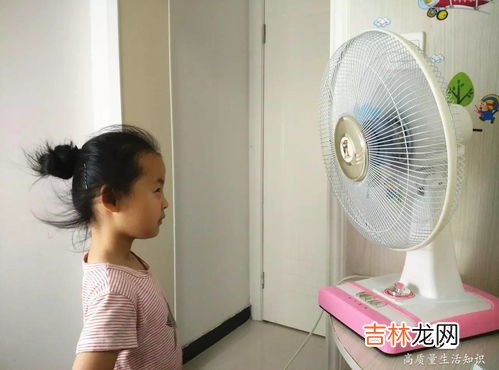 房间太热往地上洒水有用吗,房间太热没有空调怎么降温 房间太热往地上洒水有用吗