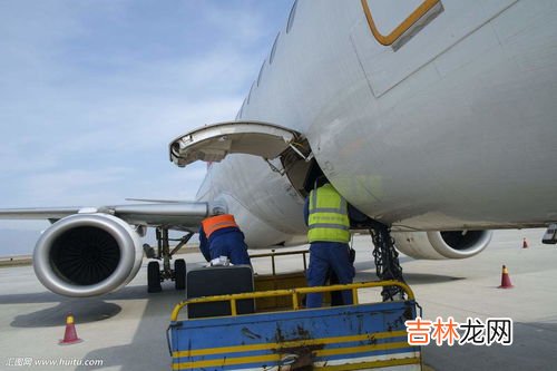 中转飞机需要取行李吗,中转的飞机中间需要取行李吗？