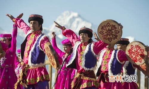 龙船节是哪个民族的节日,龙船节是什么民族的传统节日