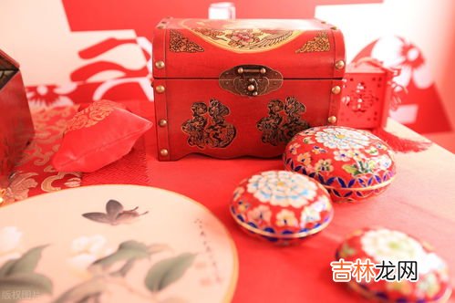 女方陪嫁一定要送家具吗,结婚女方必须买的东西，结婚时女方需要买些什么东西陪嫁呢？