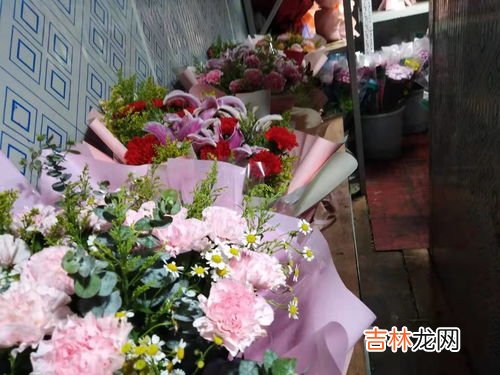 粉佳人玫瑰花语,买什么花送给女孩好呢？