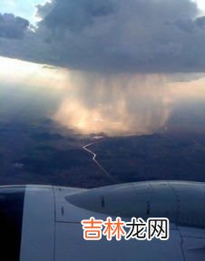 为什么下雨高层感觉不到,有没有人住高层顶层啊，谈谈感受好吗？