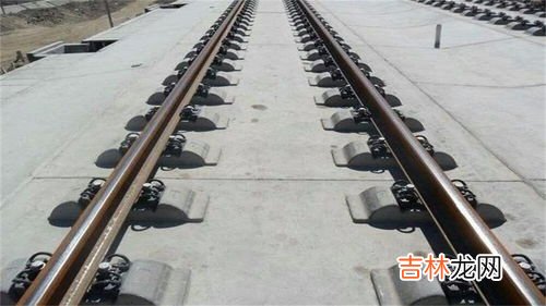 火车轨道为什么要铺石子,火车轨道上为什么铺石子