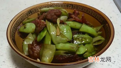 豆角炒腊肠做法图解,风干肠炒扁豆角的做法
