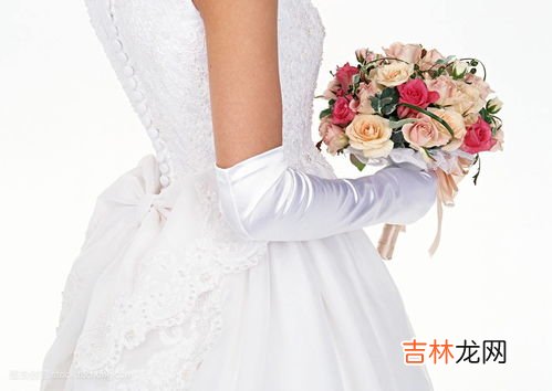 扶新娘进门的人有什么要求吗,女方进男方家门有什么规矩吗
