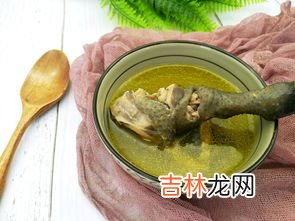 乌鸡炖汤加什么食材比较补气血,乌鸡炖什么补气血 可以加这些效果更好