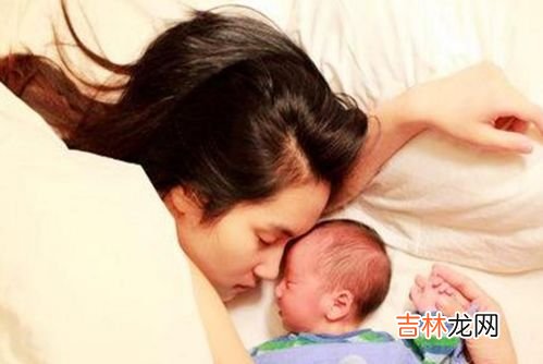 坐月子很少躺着会落下毛病吗,坐月子的时候孕妇需要一直躺在床上吗？连地都不能下？