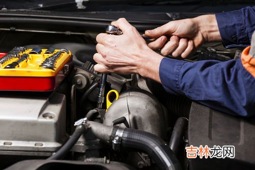 小汽车多少公里换机油最好,汽车跑多少公里换一次机油？