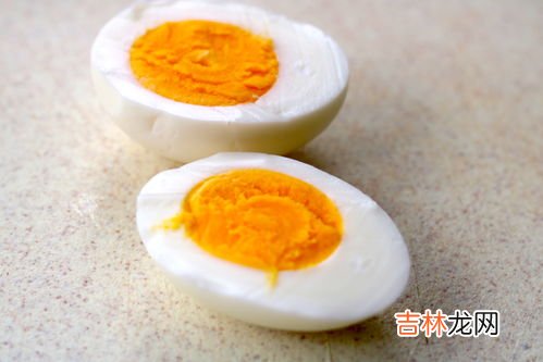 鸡蛋里面黑了还能吃吗,生鸡蛋里面发黑能吃吗