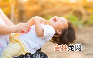 炜的女孩名字的寓意,炜字取名女孩有寓意 取名配什么字好？