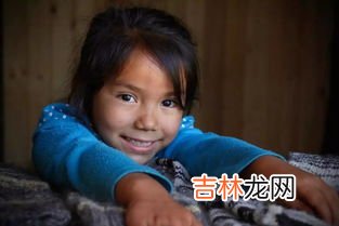 炜的女孩名字的寓意,炜字取名女孩有寓意 取名配什么字好？