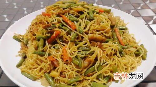 豆角焖面是哪里的特色,豆角焖面面食者的最爱，豆角需要提前煮熟吗？