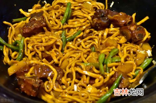 豆角焖面是哪里的特色,豆角焖面面食者的最爱，豆角需要提前煮熟吗？