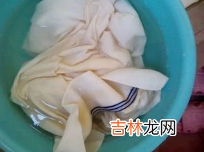 白衣服发黄洗白小窍门有哪些,白色衣服发黄怎么洗白小妙招
