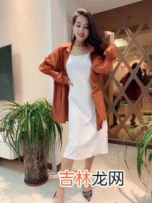 夏季里面背心吊带外面怎么穿,吊带背心是非常常见的服饰,那怎样搭配外套呢?