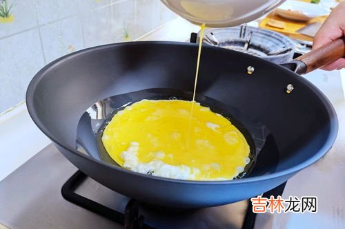 铁锅为什么会出现沙眼,不绣钢锅有沙眼是不是质量问题
