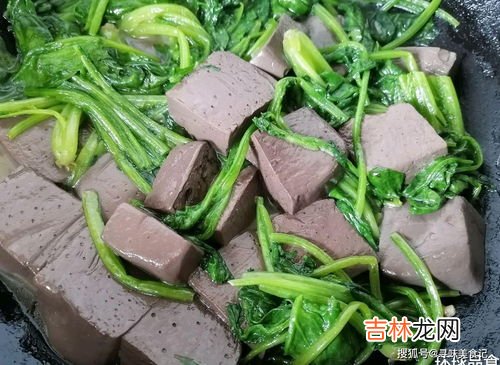 菠菜猪血能一起吃吗,菠菜炒猪血的功效
