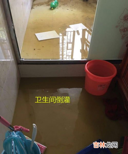 一楼厕所倒灌怎么解决,一楼厕所水倒灌的原因及解决办法有哪些 如何防止厕所堵塞